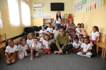 Vorstand Pater Markus Inama hat die Kinder im neuen CONCORDIA Tageszentrum im Kosovo bereits besucht